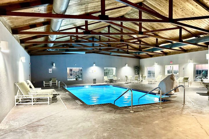 Microtel Inn & Suites by Wyndham Quincy Downtown / River Area
