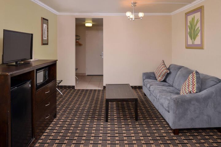 Quality Inn & Suites Montebello - Los Angeles