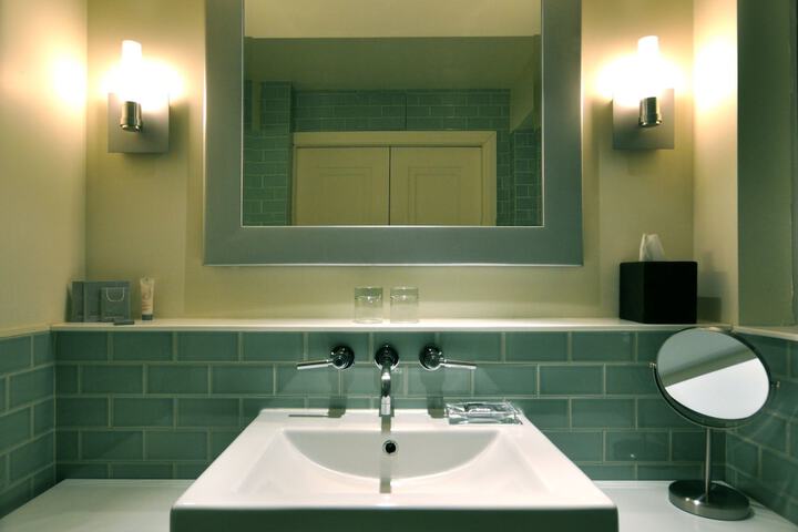 Room 33 of 149