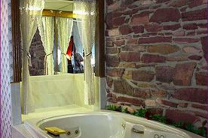 Historic Calumet Inn