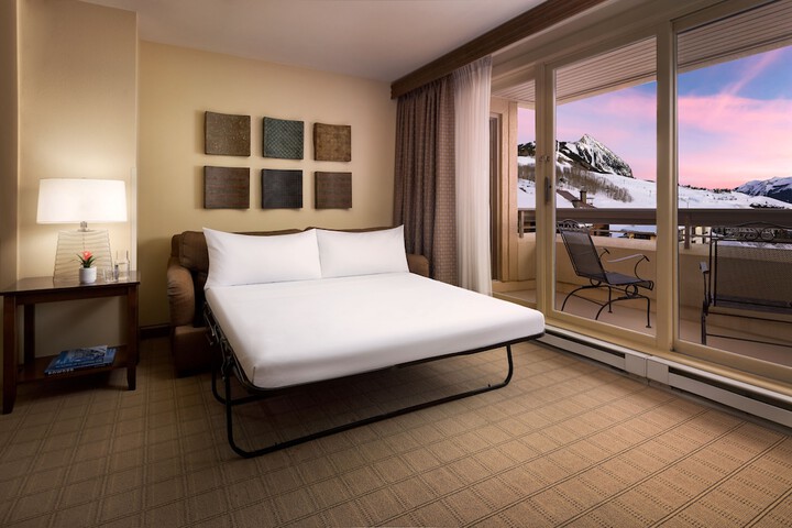 Room 38 of 102