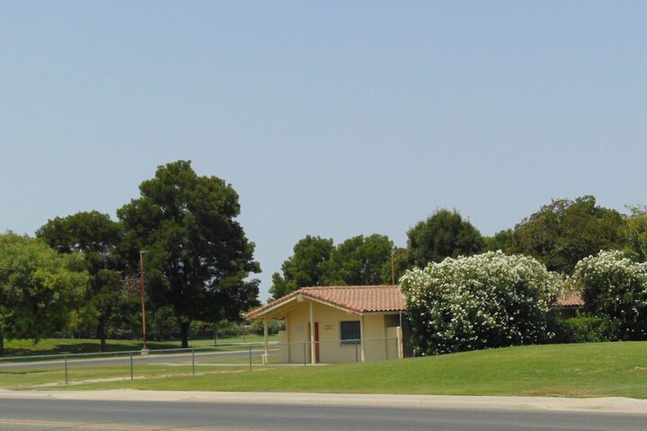 Corcoran Country Inn