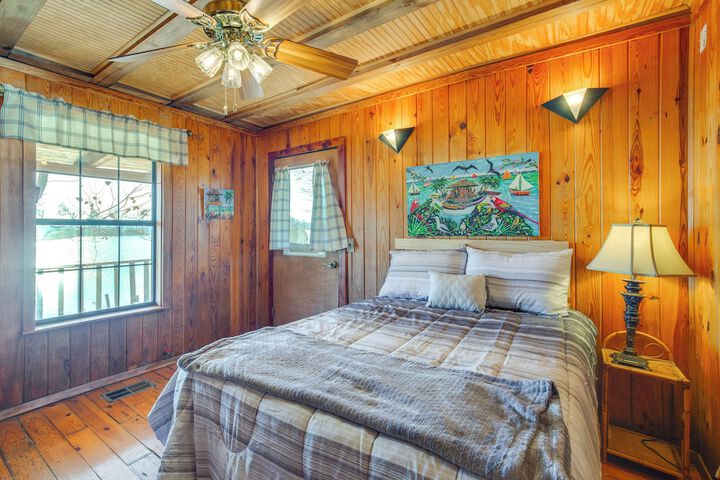 Private Lake On-site: Secluded Retreat in Grant!