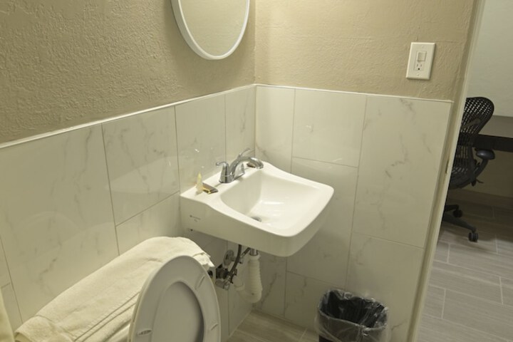 Room 7 of 17