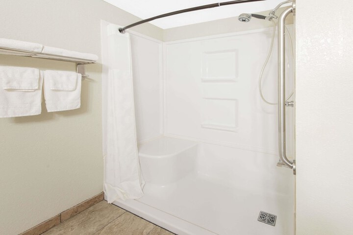 Room 15 of 21