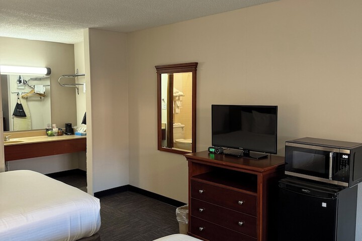 Room 26 of 40