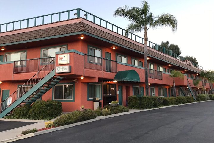Hotel 4 of 34
