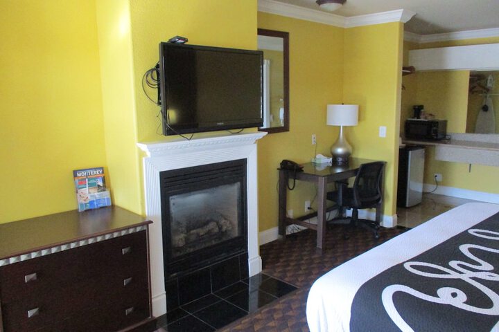SureStay Hotel by Best Western Seaside Monterey