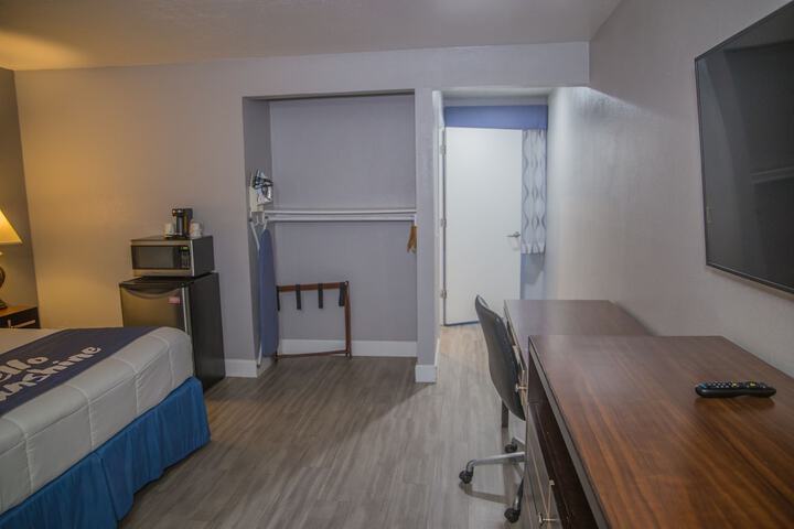 Room 18 of 51