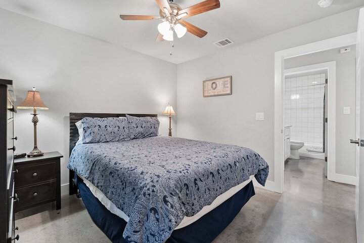 Peaceful Cottage w / Grill Mins to Lake Travis