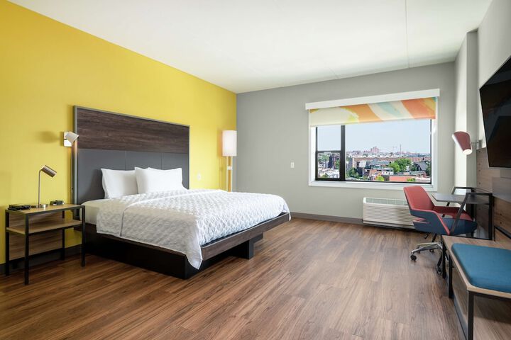 Room 32 of 48