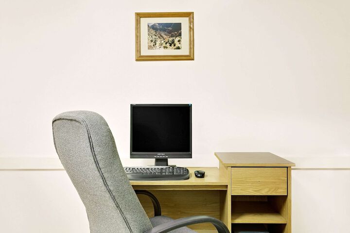 Business Center 18 of 18