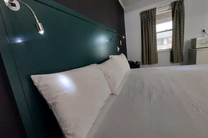 Room 39 of 46