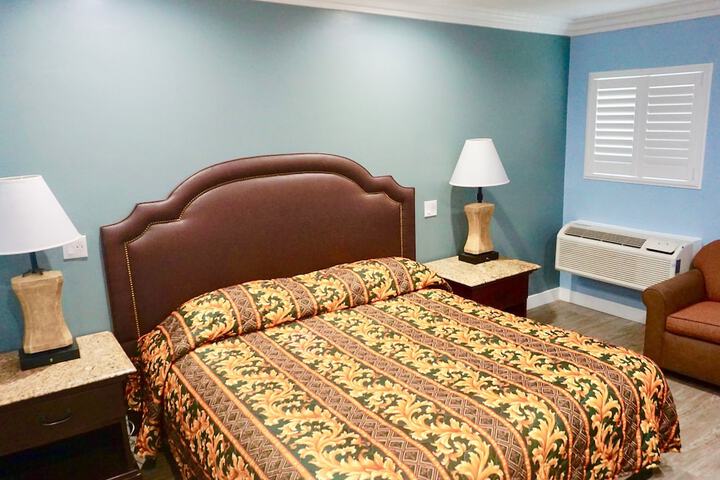 Room 13 of 22