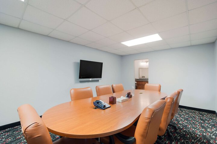 Quality Inn & Suites Conference Center Statesboro Historic District