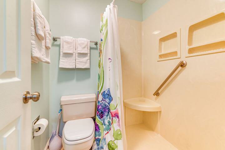7 Mi to North Myrtle Beach: Condo w / Pool Access
