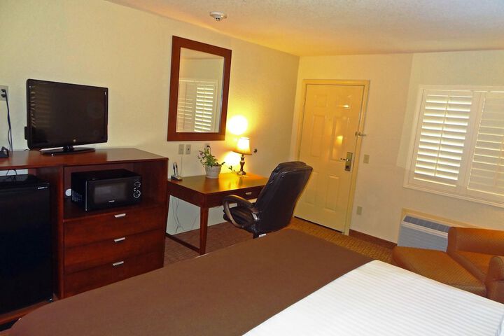 Room 8 of 13