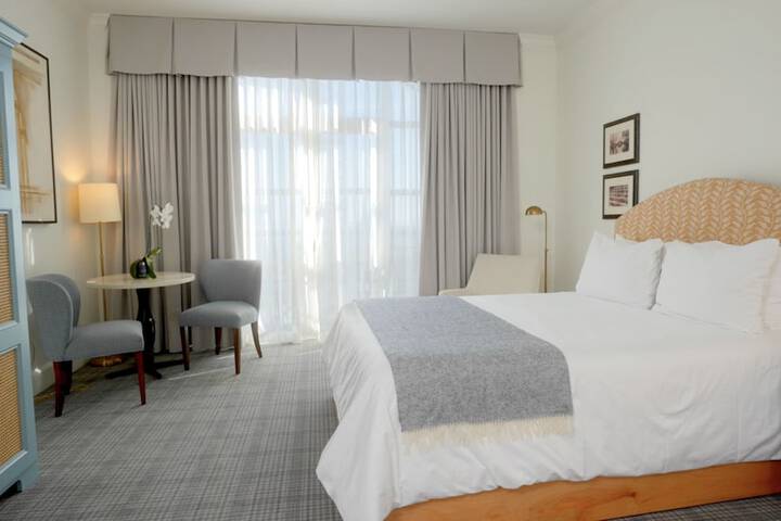 Room 17 of 40