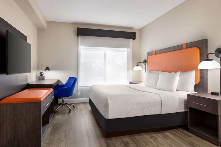 Room 15 of 36