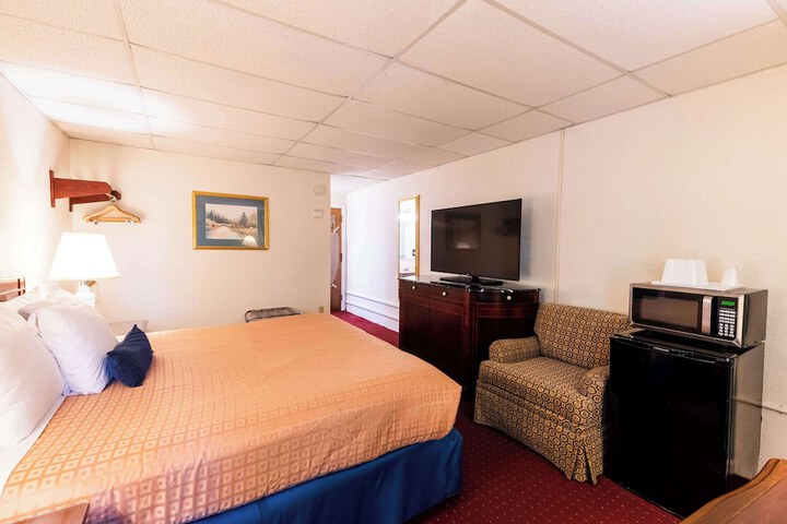 Room 28 of 66