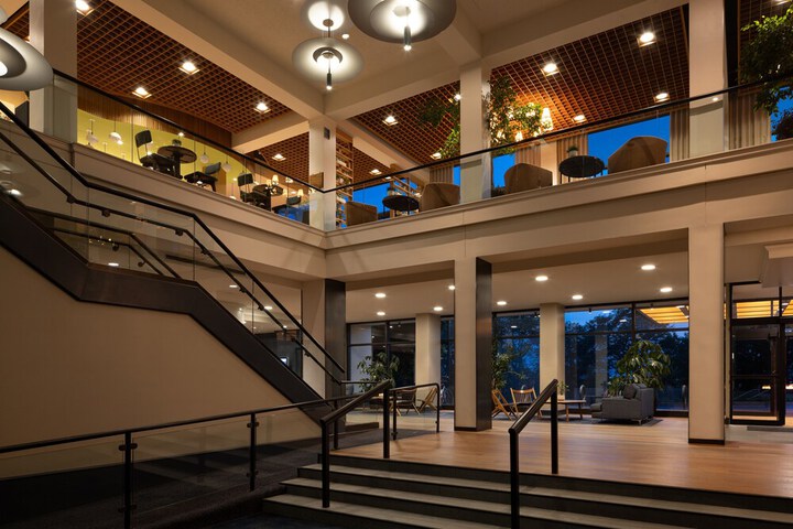 Hotel Interior 16 of 146