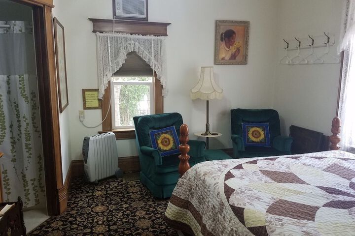 Room 42 of 77