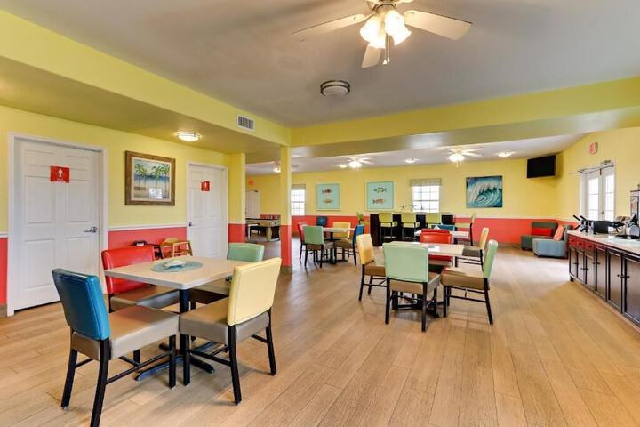 The Island Hotel Near Beach Port Aransas