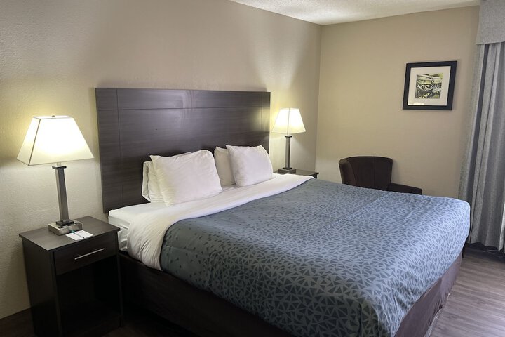 Room 37 of 43