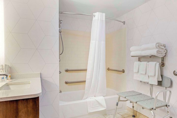 Room 10 of 29