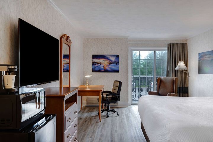 Room 27 of 41