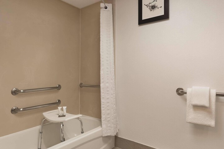 Country Inn & Suites by Radisson Raleigh-Durham Airport, NC