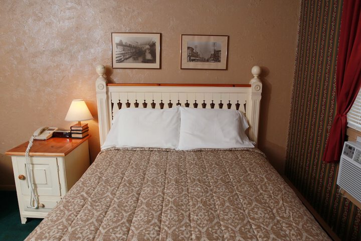 Room 26 of 37