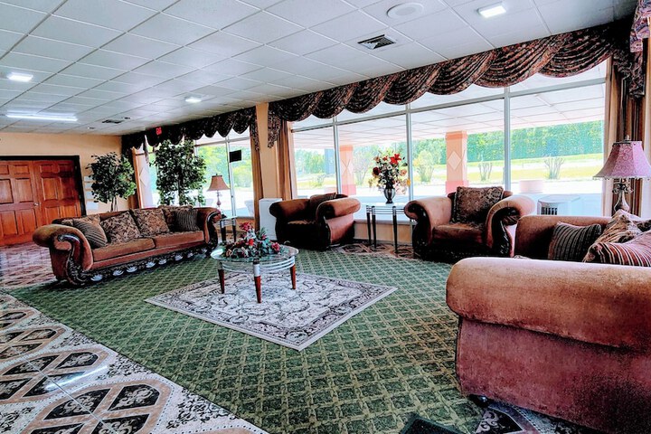 Countryside Inn & Suites