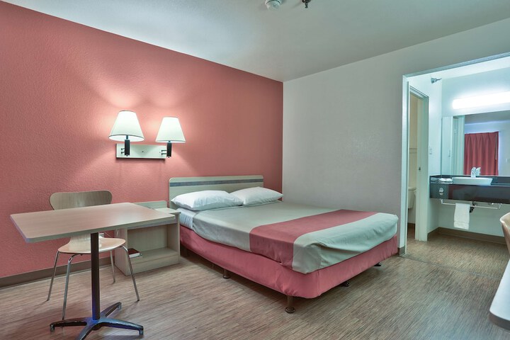 Room 37 of 51