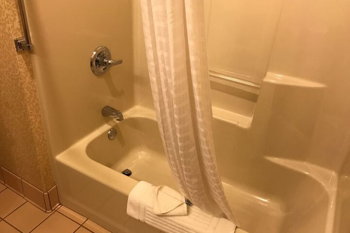 Room 18 of 34