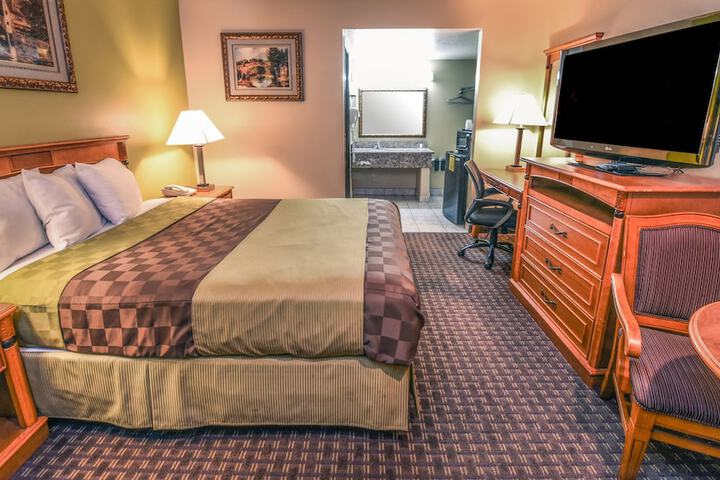 Room 22 of 28
