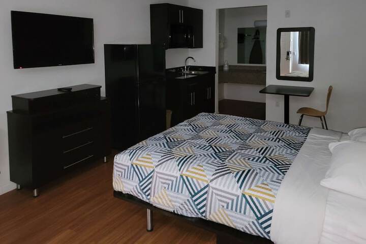 Room 27 of 29