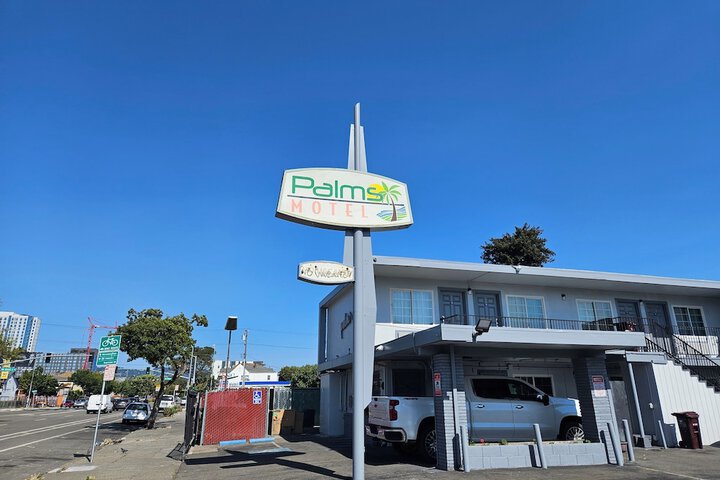 Palms Motel
