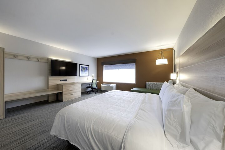 Room 15 of 35