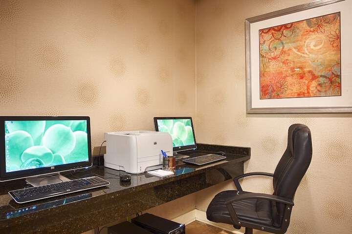 Business Center 22 of 22