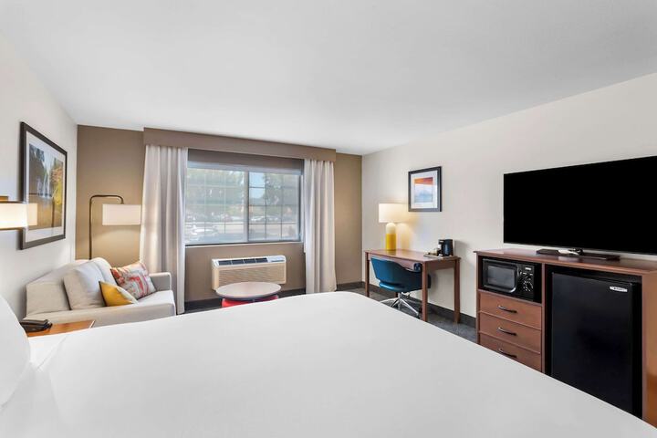Room 28 of 37
