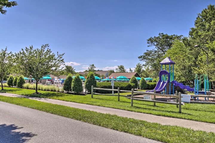 1 Mi to Beach: Sea Colony Condo w / Balcony!