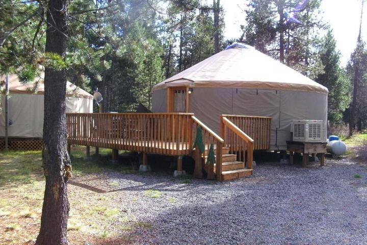Bend-Sunriver Camping Resort 24 ft. Yurt 12