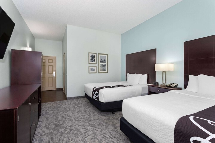 Room 16 of 34