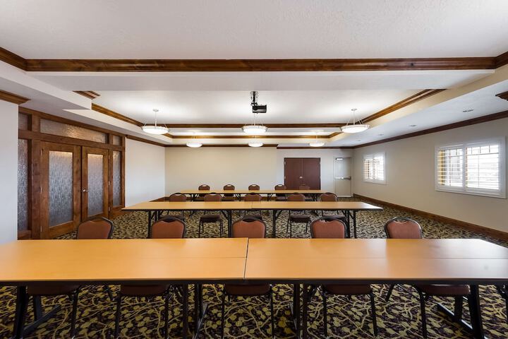 Best Western Plus Landmark Hotel
