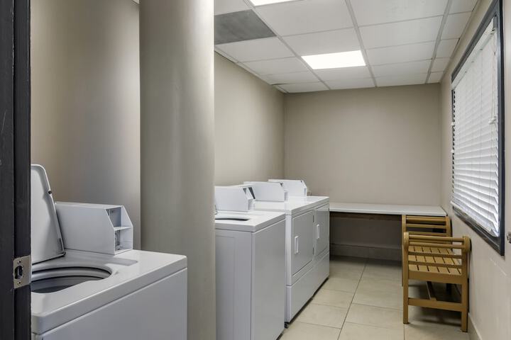 Laundry 26 of 28