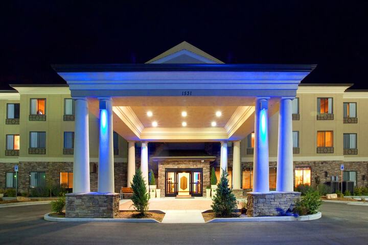 Hotel 2 of 34