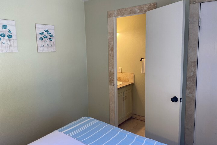 Room 64 of 146
