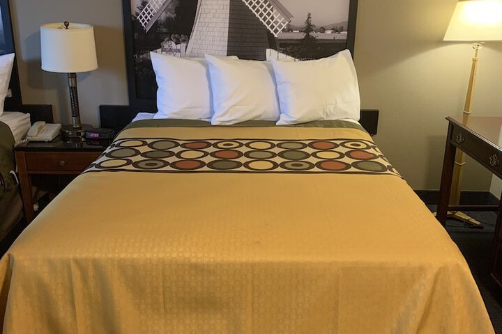 Room 17 of 22