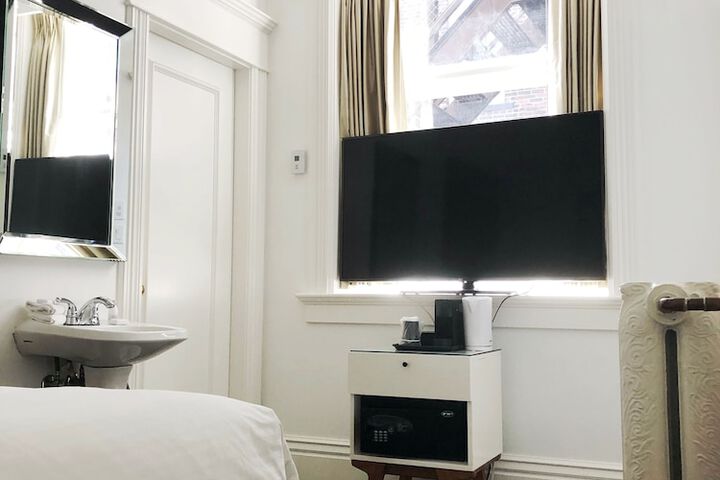 Room 65 of 119